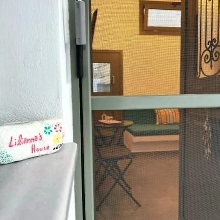 펜션 Lilianna Tínos